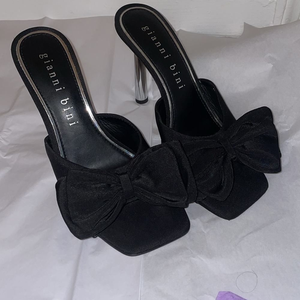 Gianni Bini Black Bow Heels